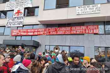 Uitzetting tachtig personen uit kraakpand uitgesteld na protestactie
