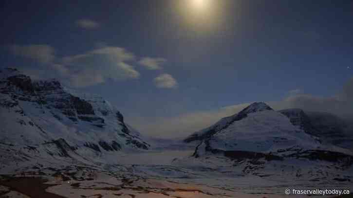 Banff bus fire strands U.K. students on ski trip; no injuries