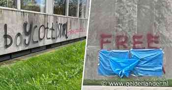 Radboud Universiteit nog eens drie keer doelwit van anti-Israëlgraffiti, nu ook ramen beklad: ‘Accepteren we niet’