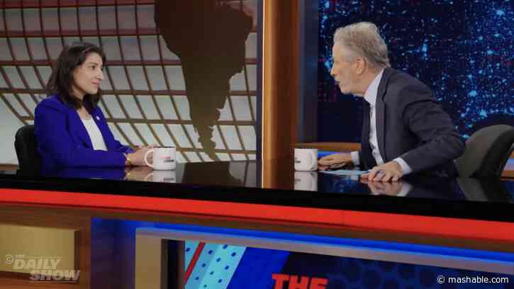 Apple didn't want comedian Jon Stewart to interview FTC Chair on his podcast