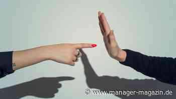 Verhalten am Arbeitsplatz: Würden Sie Ihre Kollegin beim Chef anschwärzen?