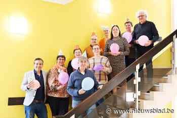 Stad trakteert alle 80-jarigen op verjaardagsbezoek en wafelenbak: “Luisteren naar hun noden en bezorgdheden”