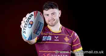 Huddersfield Giants name squad to play Hull FC as player drops out after arrest