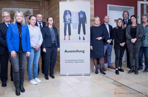 POL-RE: Kreis Recklinghausen/Bottrop: Ausstellung "Was ich anhatte" war zu Gast im Polizeipräsidium