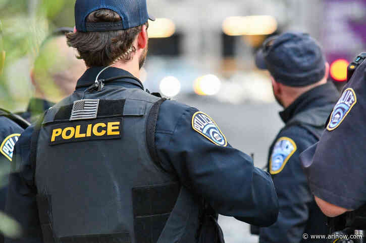 Arlington police to give out free devices to curb auto theft