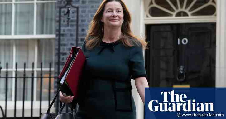 Creative arts courses at English universities face funding cut