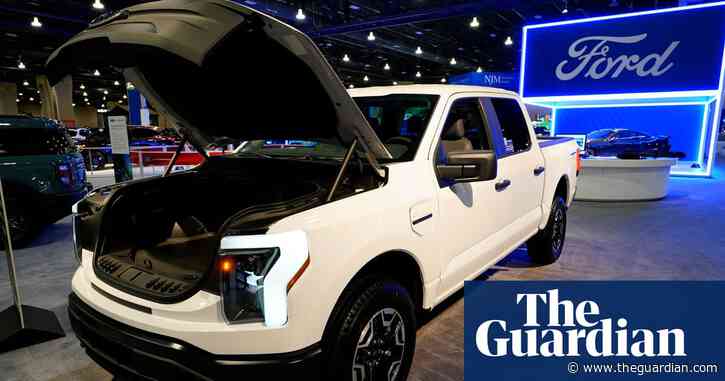 Ford to delay rollout of new electric pickup and SUV as EV sales slow