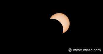 Can You View a Round Solar Eclipse Through a Square Hole?