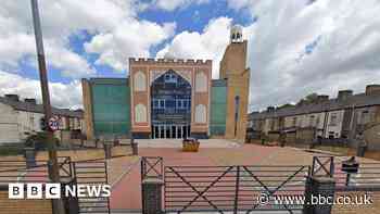 Mosque intruder chased off after break-in