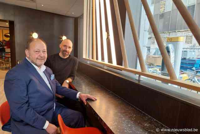 Oudste McDonald’s van het land heeft nu ook meest duurzame interieur: “Duurzaam moet niet altijd bruin en beige zijn”