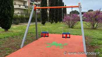 Ponte di Nona, tornano le altalene nel parco del quartiere