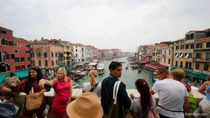 Venice day-trippers will face steep fines if they fail to pay an access fee under a pilot program