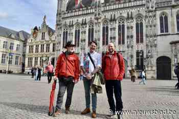 Niet-officiële gidsen klagen nu zélf wildgroei aan ‘free guides’ aan: “Chinese maffia in Brugge? Sommigen kramen echt onzin uit”