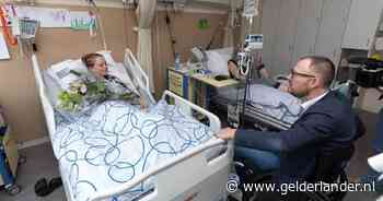 270 nieuwe bedden voor Slingeland Ziekenhuis: ‘Dit scheelt een stuk voor onze ruggen’