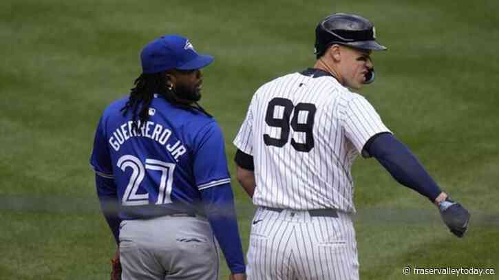 Blue Jays beat Yankees 3-0 in New York home opener behind Clement’s tiebreaking pinch homer