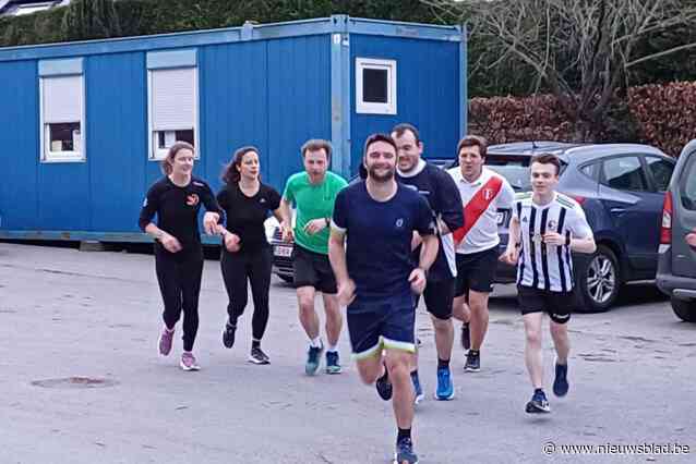 Chiron loopt op verjaardagsfeest 35 kilometer voor het goede doel: “Mamacafé is erg waardevol”