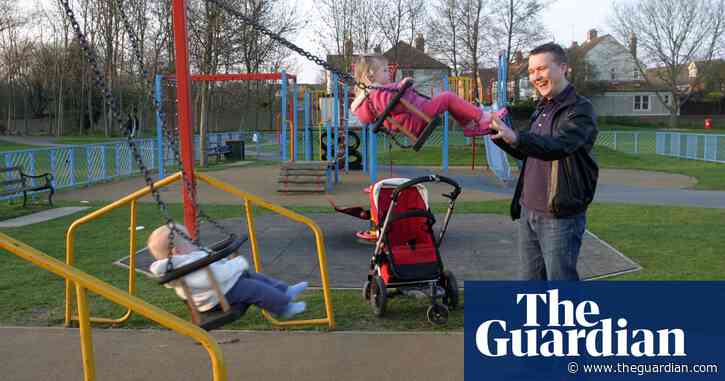 UK families to benefit by up to £3,000 from changes to child benefit tax