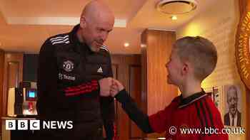 Man Utd fan who cried at FA Cup win meets heroes