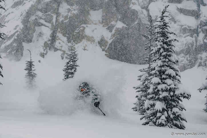 Mammoth Mountain, California, Starts Weekend With Over Two Feet Of Fresh