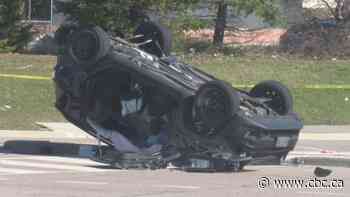 1 woman dead, another critically injured in Mississauga crash