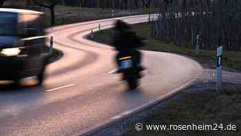 Motorradfahrer (26) überschlägt sich und verstirbt noch an der Unfallstelle