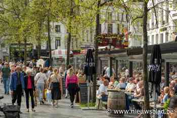Korte mouwen en blote benen: ’t Stad geniet van eerste zomerse dag