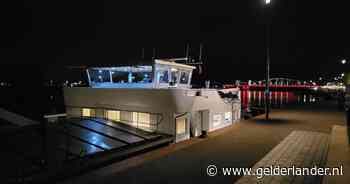 Vrachtschip botst op Oude IJsselbrug: treinen tussen Zutphen en Dieren rijden weer