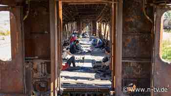 Linke, Rechte und Grüne dagegen: Weber: EU-Migrationspaket steht "auf Messers Schneide"