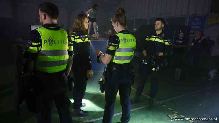 Illegale raveparty: drie agenten gewond, honderden feestgangers weggestuurd