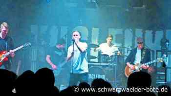 Konzert in Ostelsheim: „Stockweggle“ und „Kuglfuhr“ bringen die Halle zum Beben