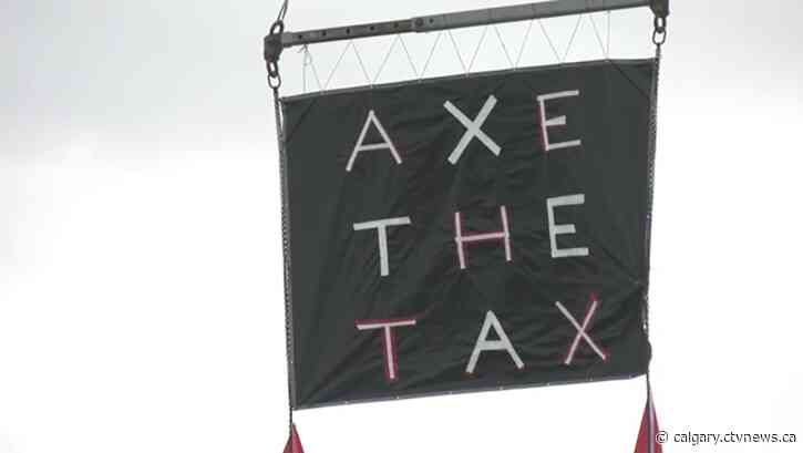 Anti-carbon tax protesters continue campaign west of Calgary