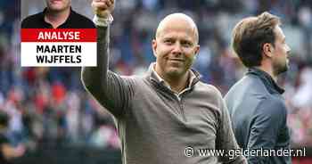 Arne Slot had niet de compassie die Fred Rutten in 2010 wel toonde: ‘Hij zweepte de boel nog eens extra op’