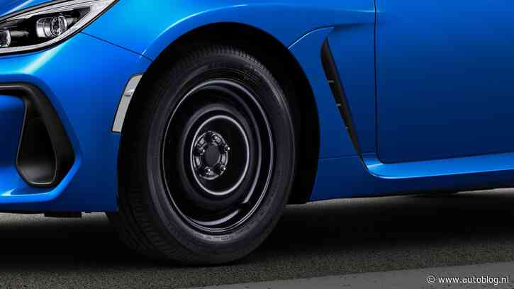 Hahaha: deze coupé met achterwielaandrijving heeft steelies!