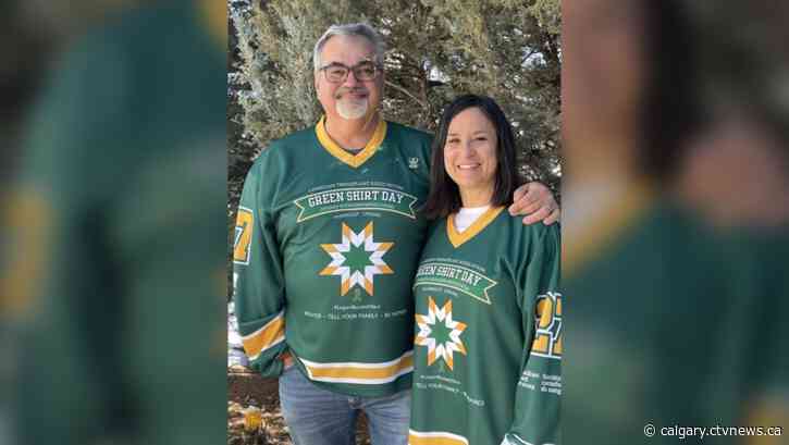 Community parade to celebrate Green Shirt Day in Calgary