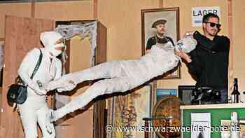 Theater in Mötzingen: Assistentin muss Mumie Spielen