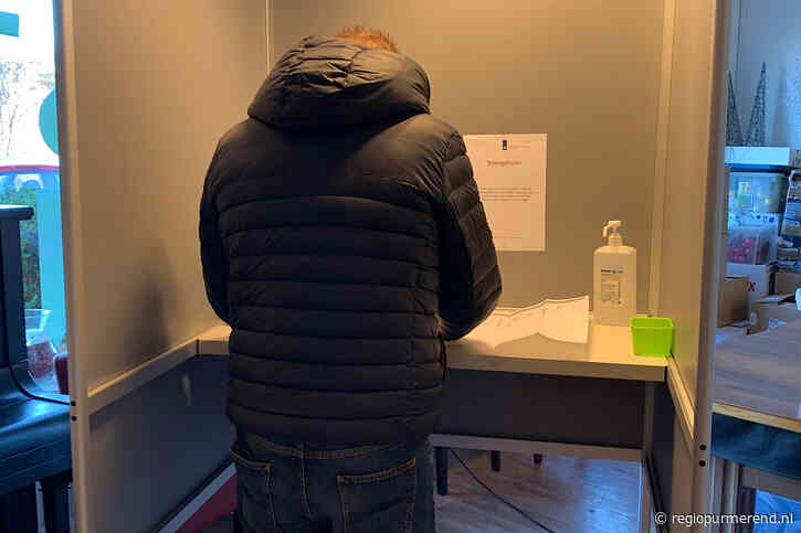 Proef bij vijf gemeenten met kleiner stembiljet, in 2026 landelijke invoering “twee vakjes rood maken”