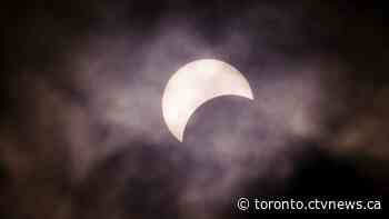 Total solar eclipse reaches its peak in Ontario