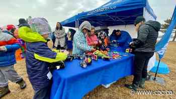 Clouds throw shade on solar eclipse in Thunder Bay