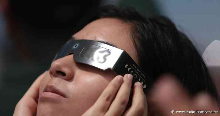 Millionen Menschen sehen totale Sonnenfinsternis