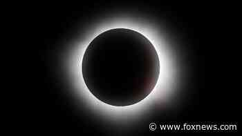 PHOTOS: Solar eclipse draws massive crowds throughout US