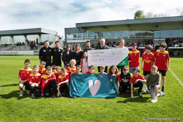FC Cappellen bedankt Berrefonds met cheque van 5.500 na overlijden van jeugdspelertje Jack: “Verwerken van zoveel verdriet vraagt tijd”