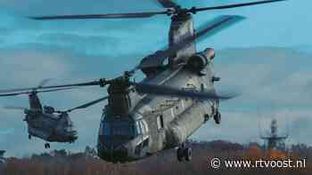 Grote transporthelikopters boven Overijssel