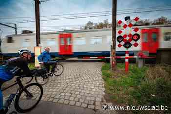 Nieuwe fietstunnel vervangt spooroverweg in Muizen: “Veiligheid is het belangrijkst, maar wij houden ook de buurt bereikbaar”