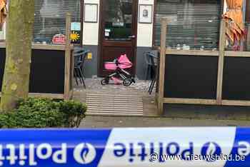 Cafébaas Kris was in alle staten nadat kleinkind (4) op terras werd geraakt door vallende brokstukken: “Wat als die op haar hoofd zouden gevallen zijn?”