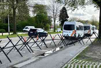 Waterkanonnen en gepantserde wagens: massale politiemacht in Thor Park moet verstoring bezoek ministers voorkomen
