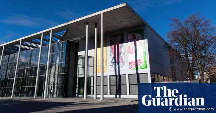 German art museum fires worker for hanging his own painting in gallery