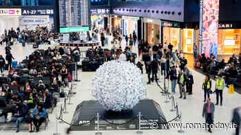 Esposta all'aeroporto di Fiumicino l'opera dell'artista romano Daniele Sigalot