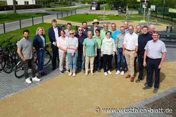 Rastplatz lädt Radler zum Verweilen an der Alme ein