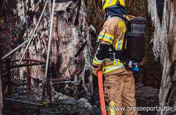FW Gronau: Brand eines als Lager genutzten Containers