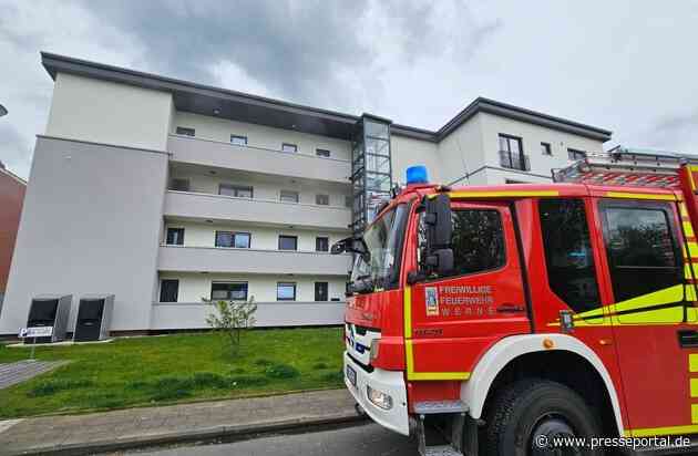 FW-WRN: FEUER_3 - LZ1 - LZ3 - LdF - Vermutlich Wohnungsbrand / Flammen aus Terassentür
